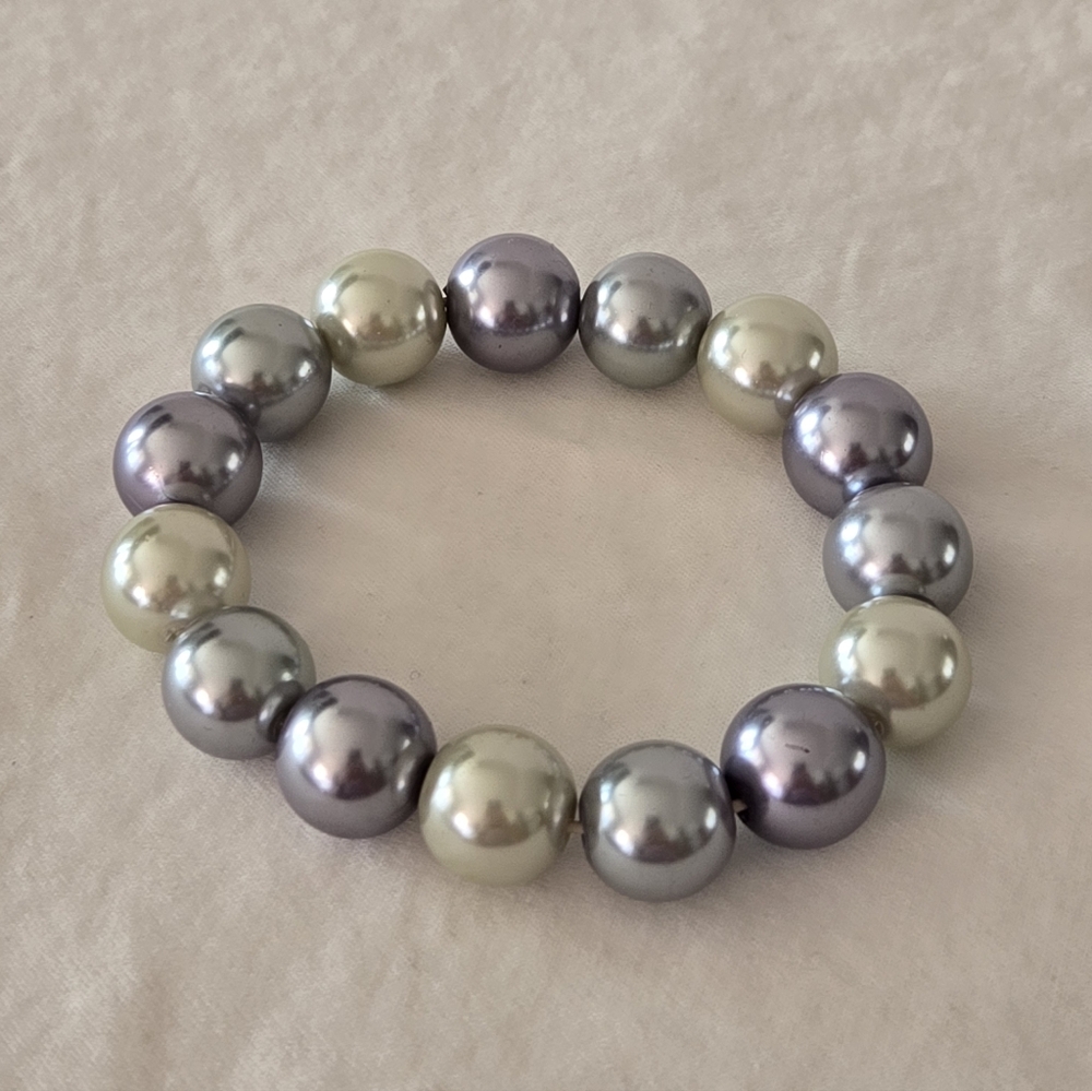 Vintage Elegant Pearl Bracelet